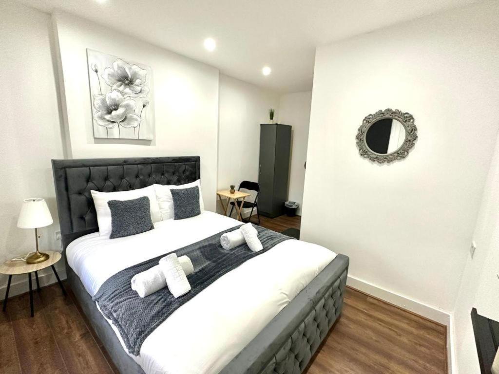 Hounslow Suites - Tw3 Zewnętrze zdjęcie